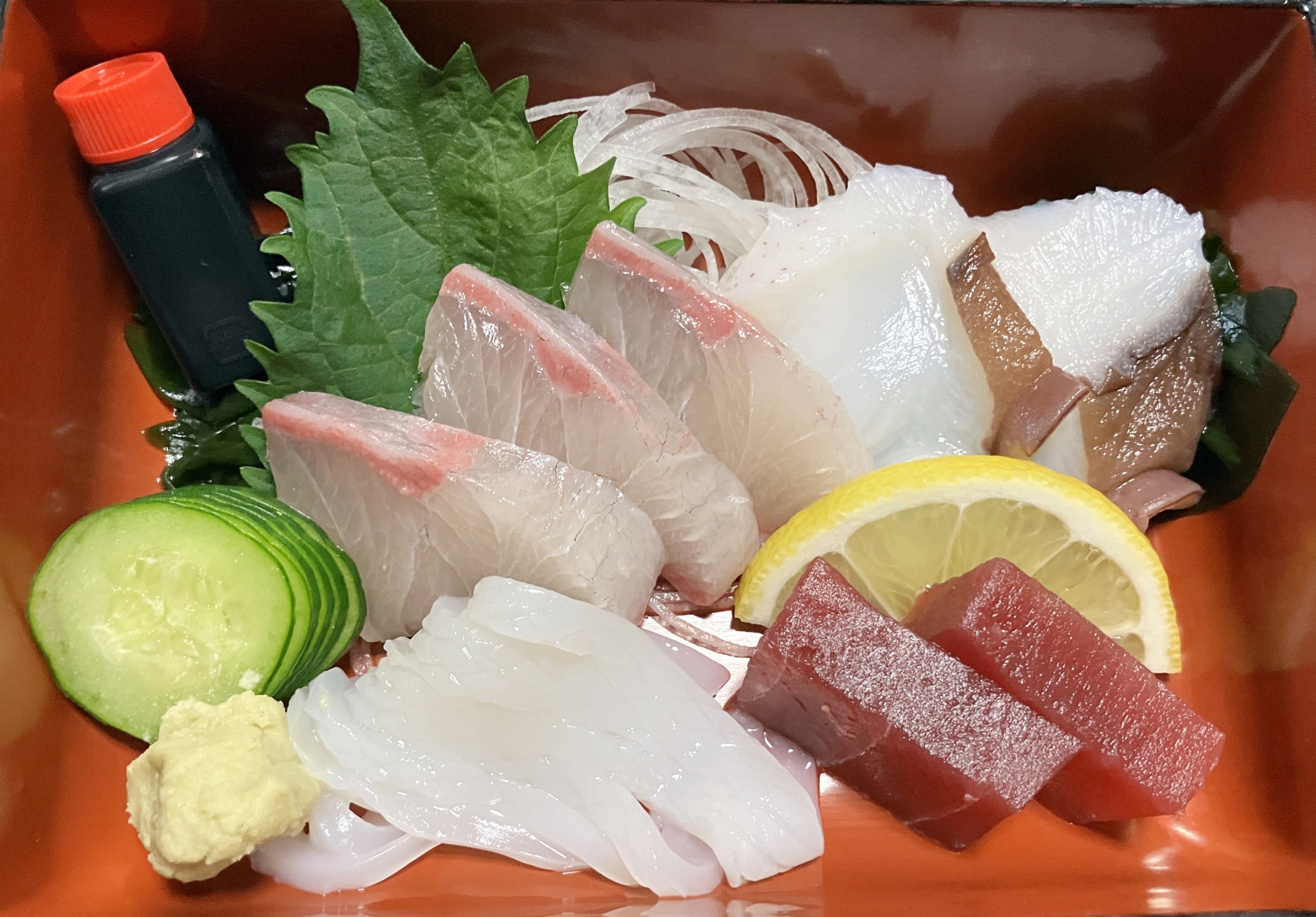 刺身の盛り合わせ